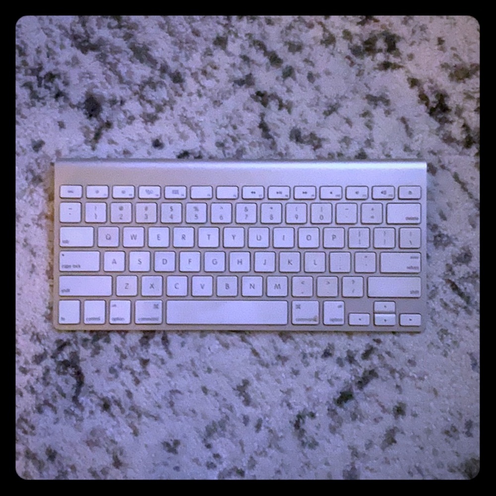 Apple wireless keyboard
